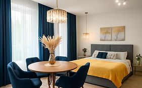 Manu Park Apartament z Garażem Centrum