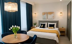 Manu Park Apartament z Garażem Centrum